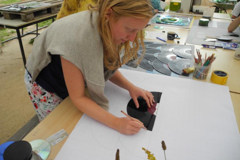 Teilnehmerin im Wangeliner Workcamp Upcycling 2016