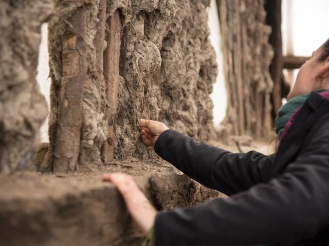 Altbestand unter Beobachtung - Eine alte Lehmbautechnik wird entdeckt | Foto: Hendrik Silbermann (ARTWORKs) Altbestand unter Beobachtung - Eine alte Lehmbautechnik wird entdeckt